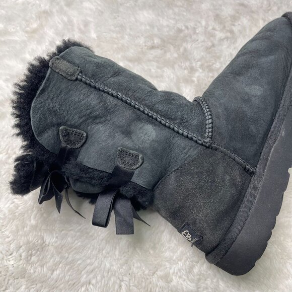 UGG Kid's Black Bailey Bow II Exotic Suede Boot Round Toe Shoes Size 4 US - Picture 7 of 15